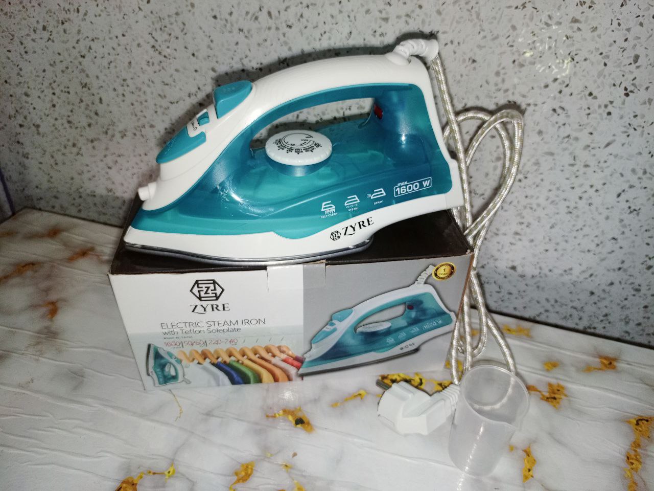 Zyre Electric Steam Iron With Teflon Soleplate